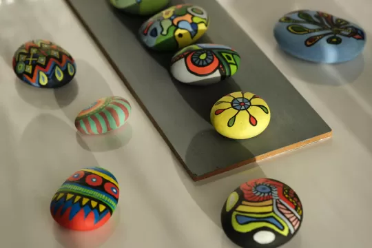 taş boyama atölyesi