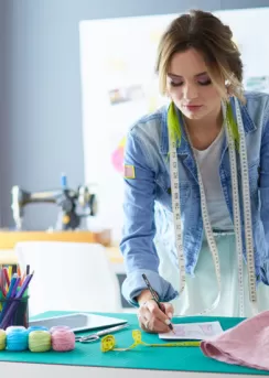 özel moda ve tekstil tasarımı eğitimi