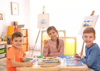 Çocuğum Arkadaşlarıyla İletişim Kuramıyor Ne Yapmalıyım?