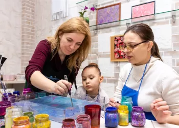 Sertifikalı Ebru Sanatı Eğitimine Kimler Katılabilir?